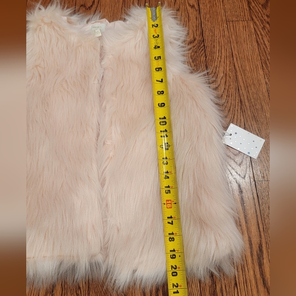 Forever 21 Girls Pink Faux Fur Vest with side pockets Sz 13/14 NWT - Picture 3 of 14